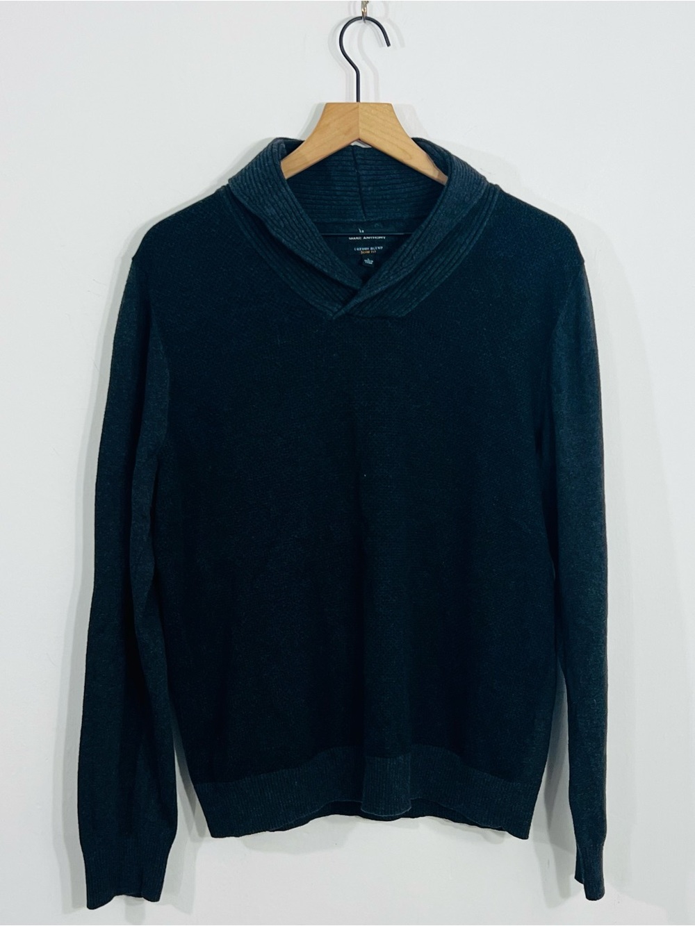 Marc Anthony Luxury Blend Men's Gray Slim Fit Knit V-Neck Pullover Sweater L